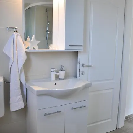 Apartmani Carnizza Ražanac Exterior foto